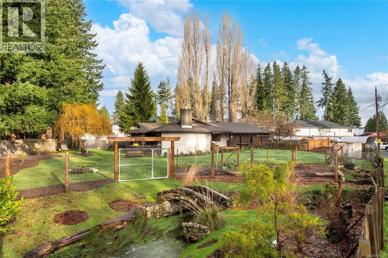 450 Old Petersen Rd — Campbell River, British Columbia - Main photo