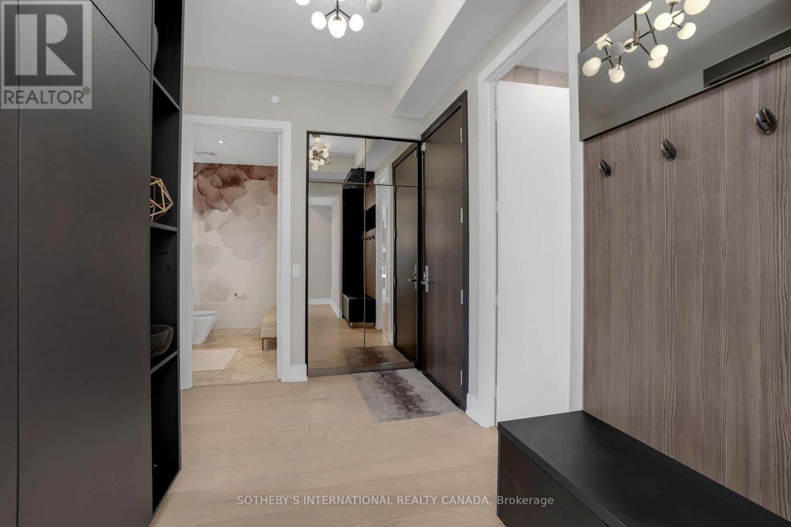 5405 - 1 YORKVILLE AVENUE — Toronto (Annex), Ontario - Photo 2 of 26