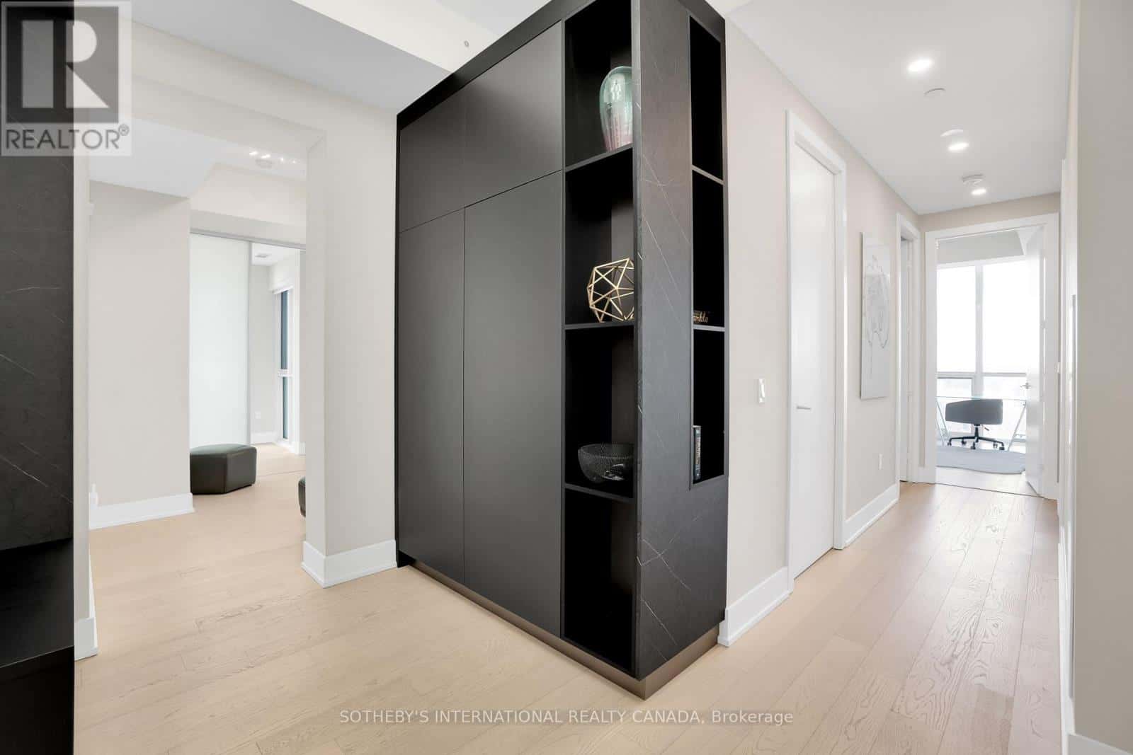 5405 - 1 YORKVILLE AVENUE — Toronto (Annex), Ontario - Photo 3 of 26