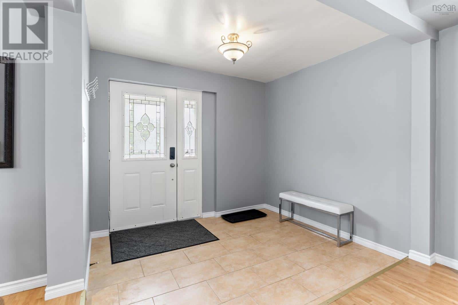 1596 St. Margaret's Bay Road — Lakeside, Nova Scotia - Photo 4 of 39