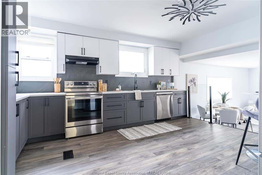 2571 MEIGHEN — Windsor, Ontario - Photo 5 of 23