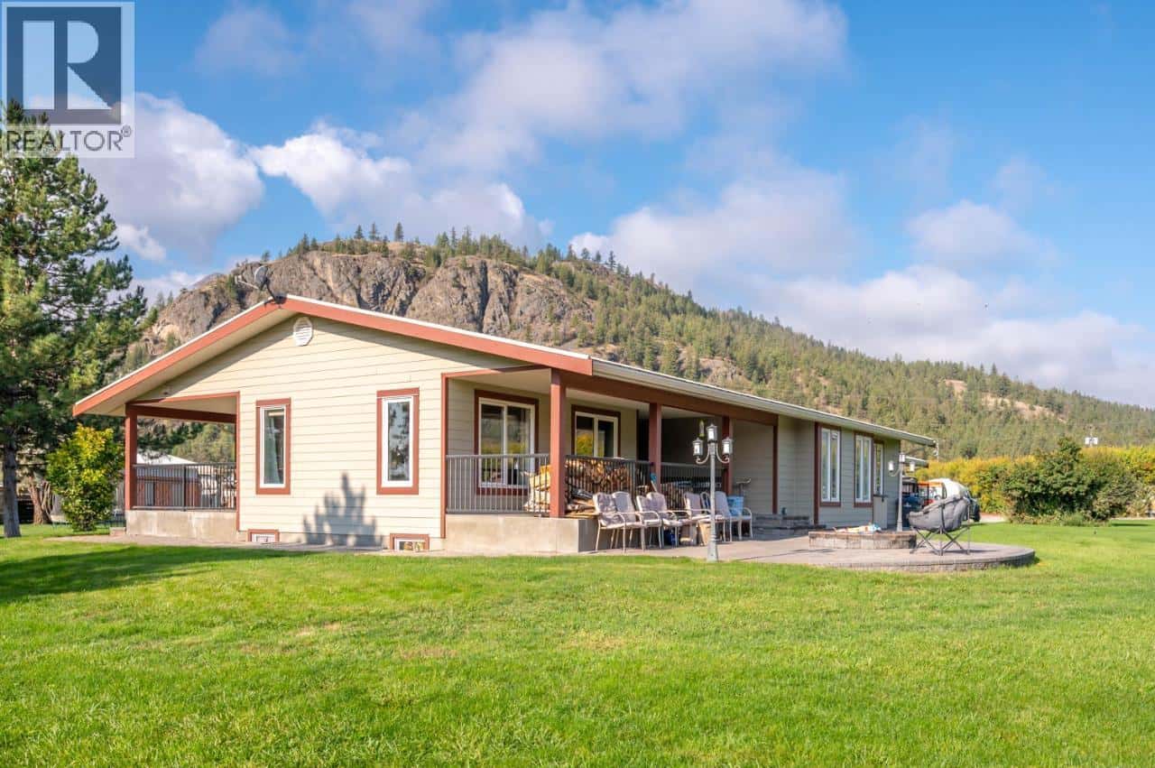 300 Jones Way Road — Oliver, British Columbia - Photo 3 of 74