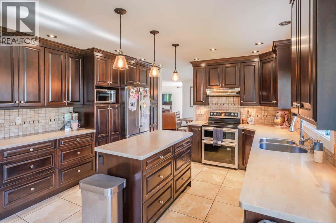 300 Jones Way Road — Oliver, British Columbia - Photo 5 of 74