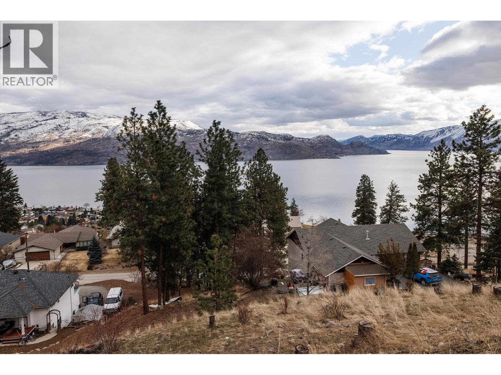 3993 Ponderosa Place — Peachland, British Columbia - Main photo
