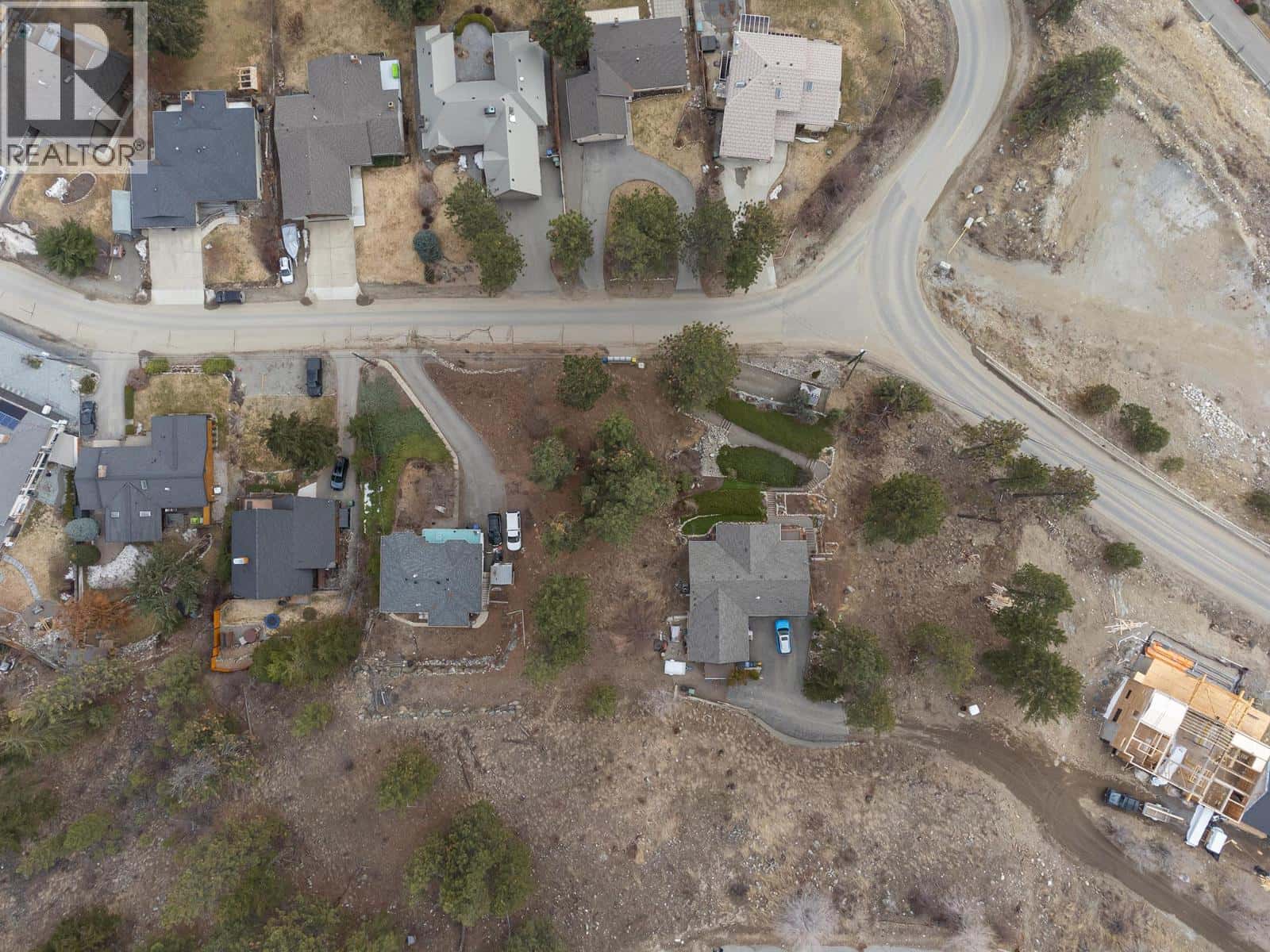 3993 Ponderosa Place — Peachland, British Columbia - Photo 2 of 10