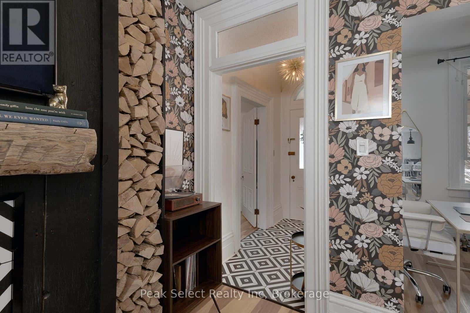 363 QUEEN STREET E — St. Marys, Ontario - Photo 5 of 41