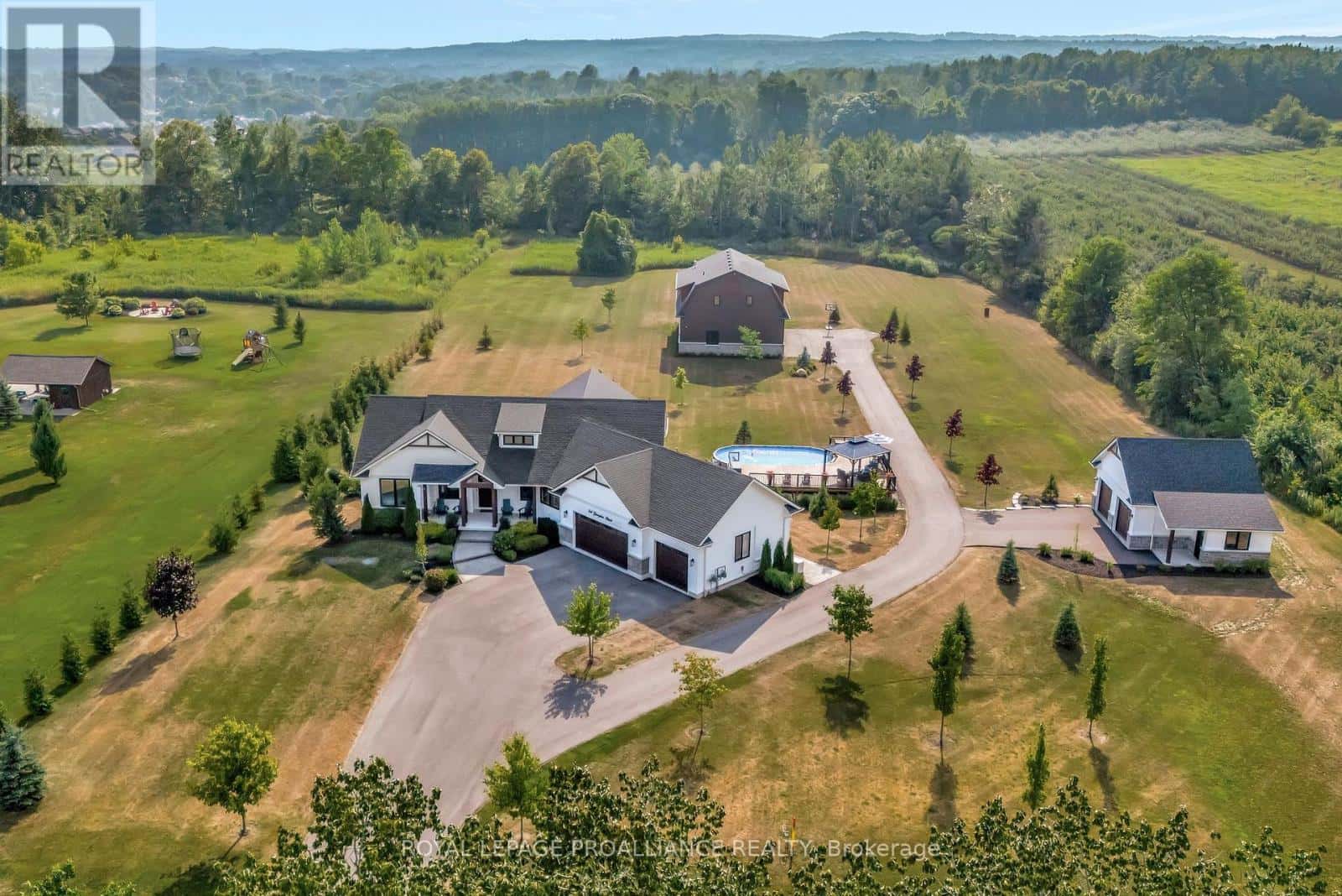 54 GEORGINA STREET — Brighton, Ontario - Photo 2 of 50