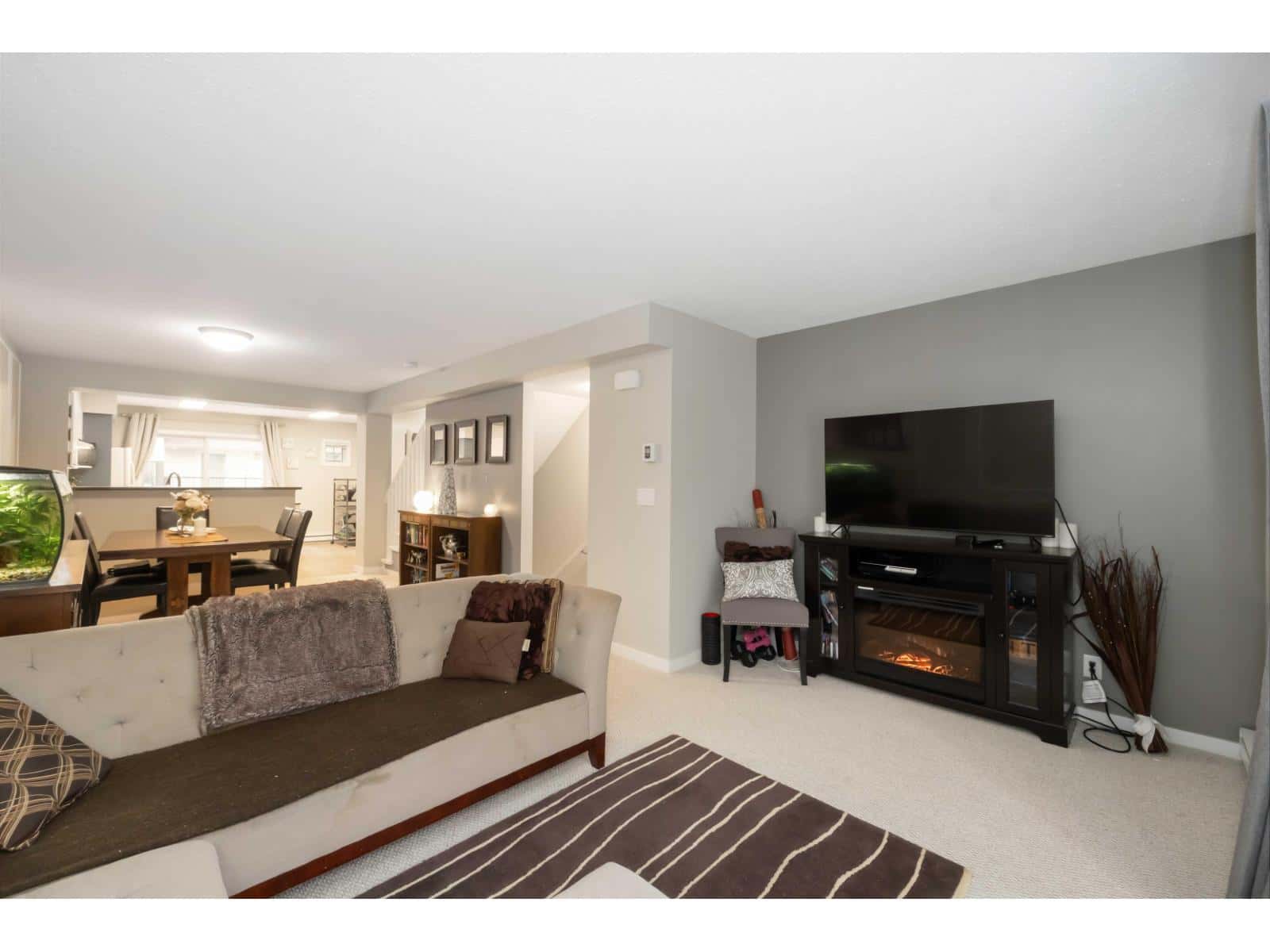 112 4401 BLAUSON BOULEVARD — Abbotsford, British Columbia - Photo 5 of 27