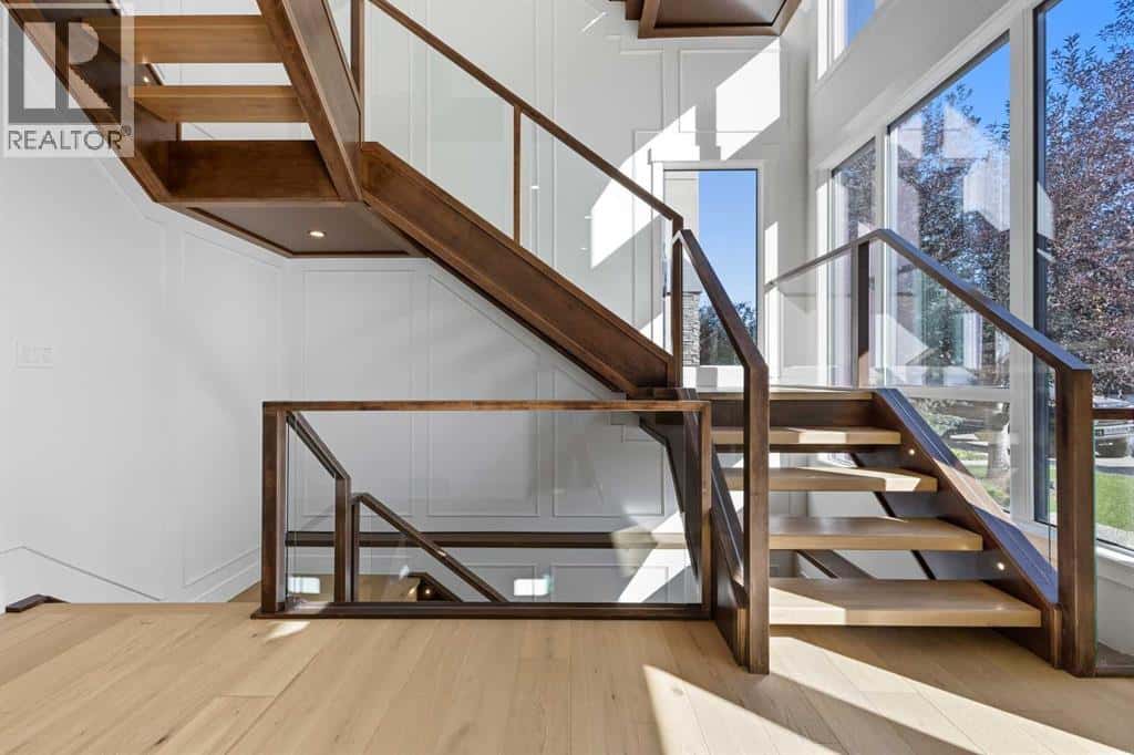 2122 29 Avenue SW — Calgary, Alberta - Photo 3 of 50