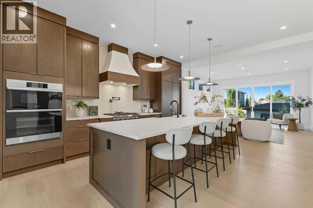 2122 29 Avenue SW — Calgary, Alberta - Photo 5 of 50