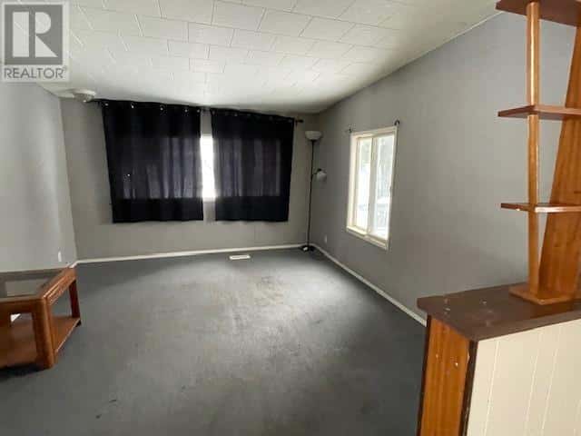 11 Pine CRES — Dryden, Ontario - Photo 2 of 10