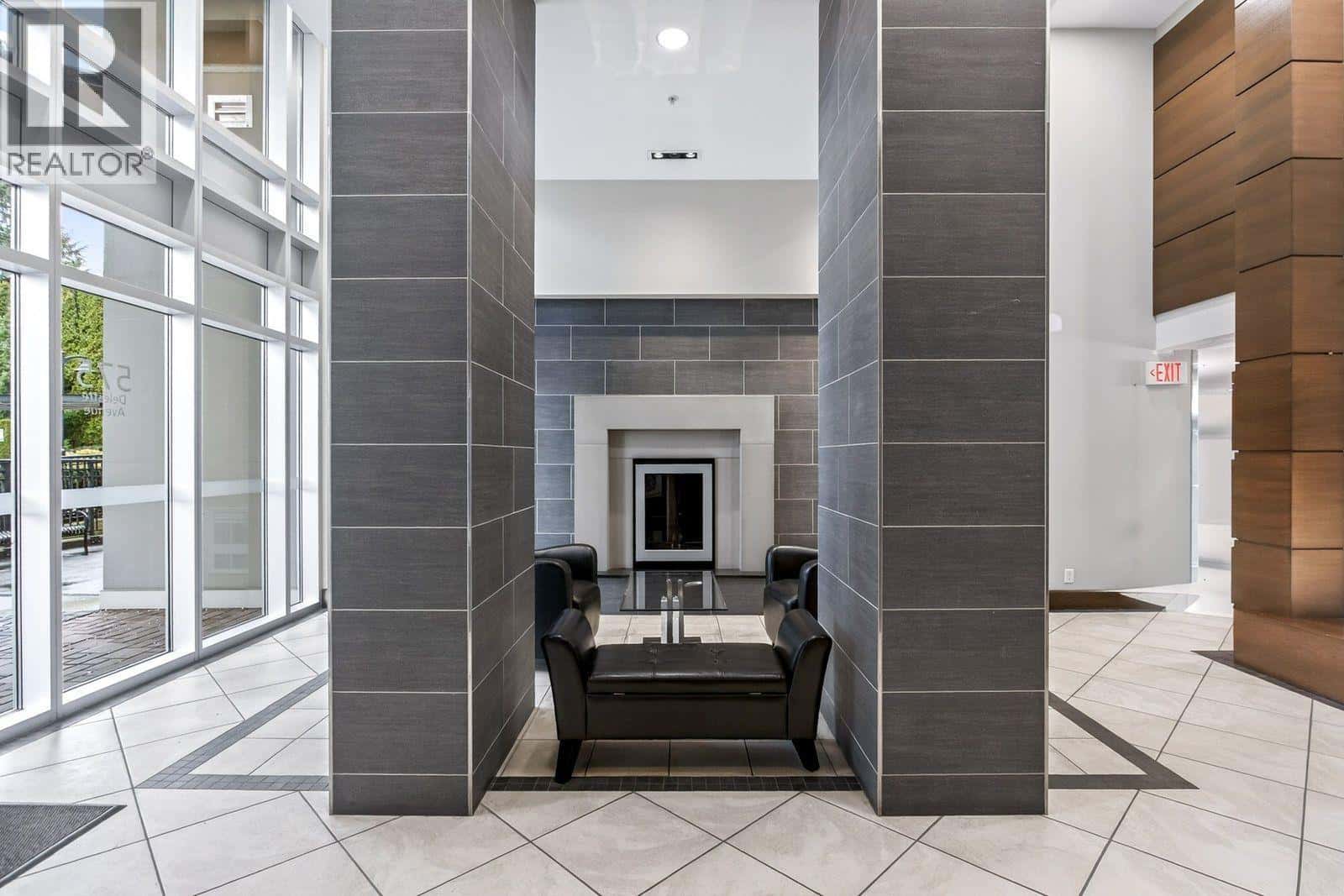 908 575 DELESTRE AVENUE — Coquitlam, British Columbia - Photo 3 of 37