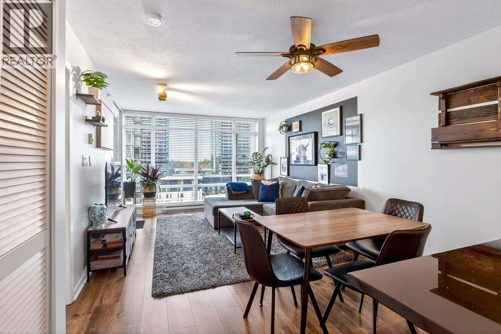 908 575 DELESTRE AVENUE — Coquitlam, British Columbia - Photo 5 of 37