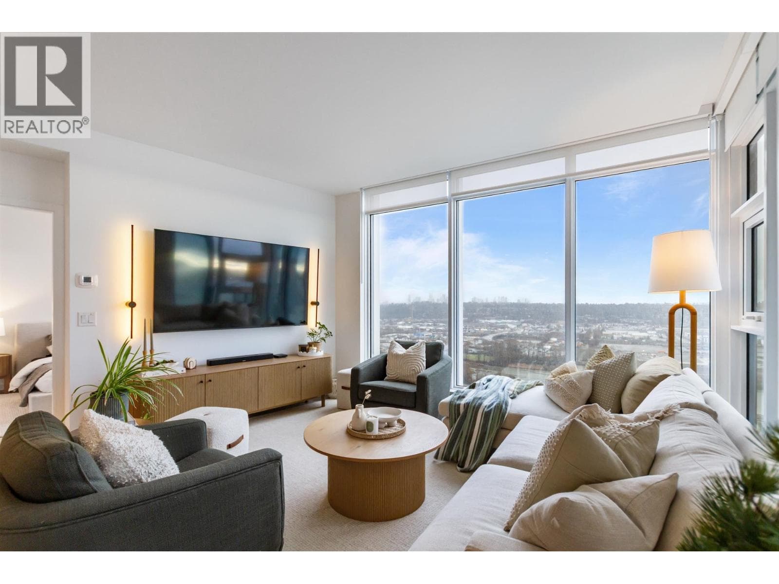 3208 680 QUAYSIDE DRIVE — New Westminster, British Columbia - Main photo