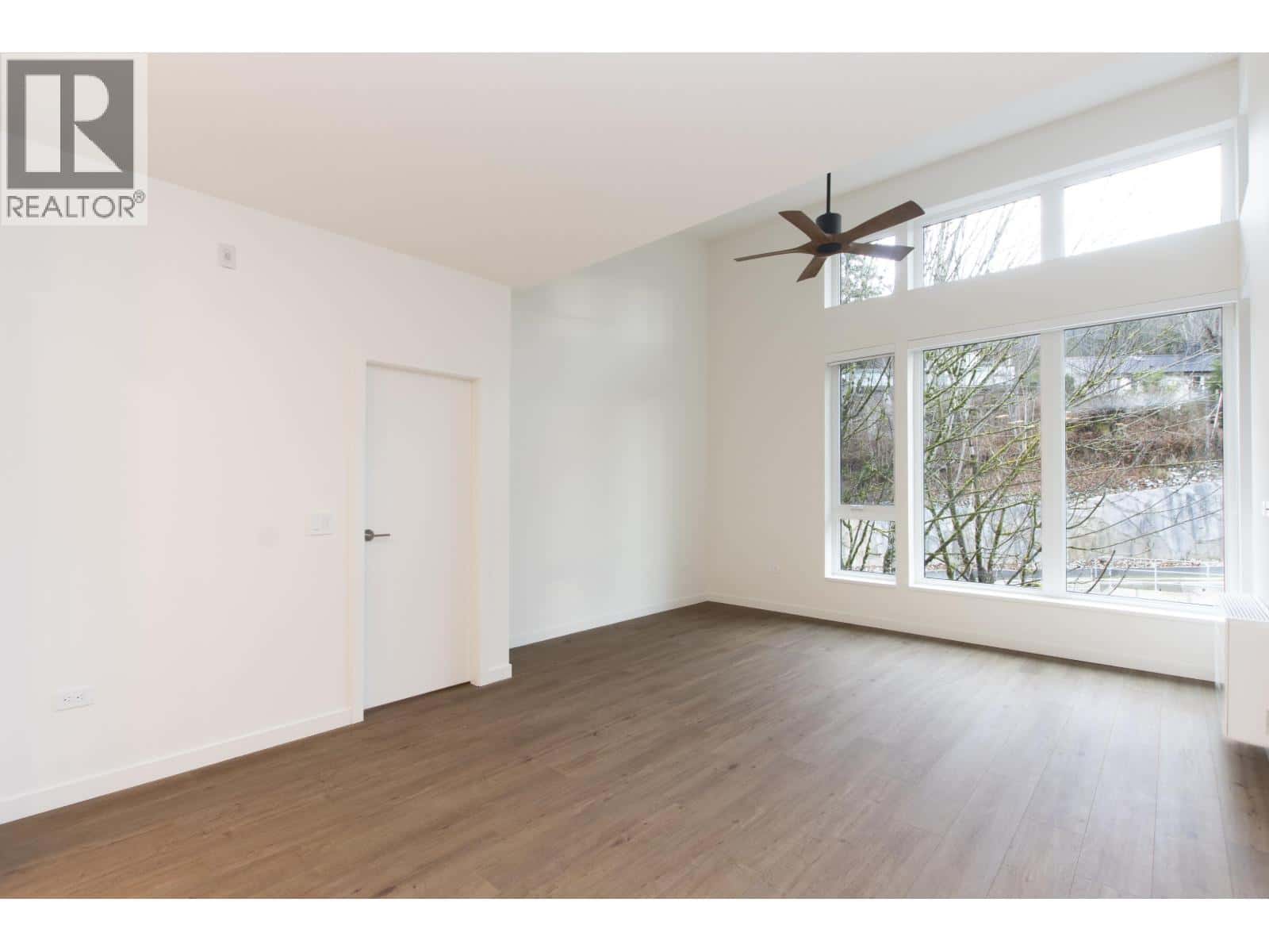 610 1504 SCOTT CRESCENT — Squamish, British Columbia - Photo 3 of 40