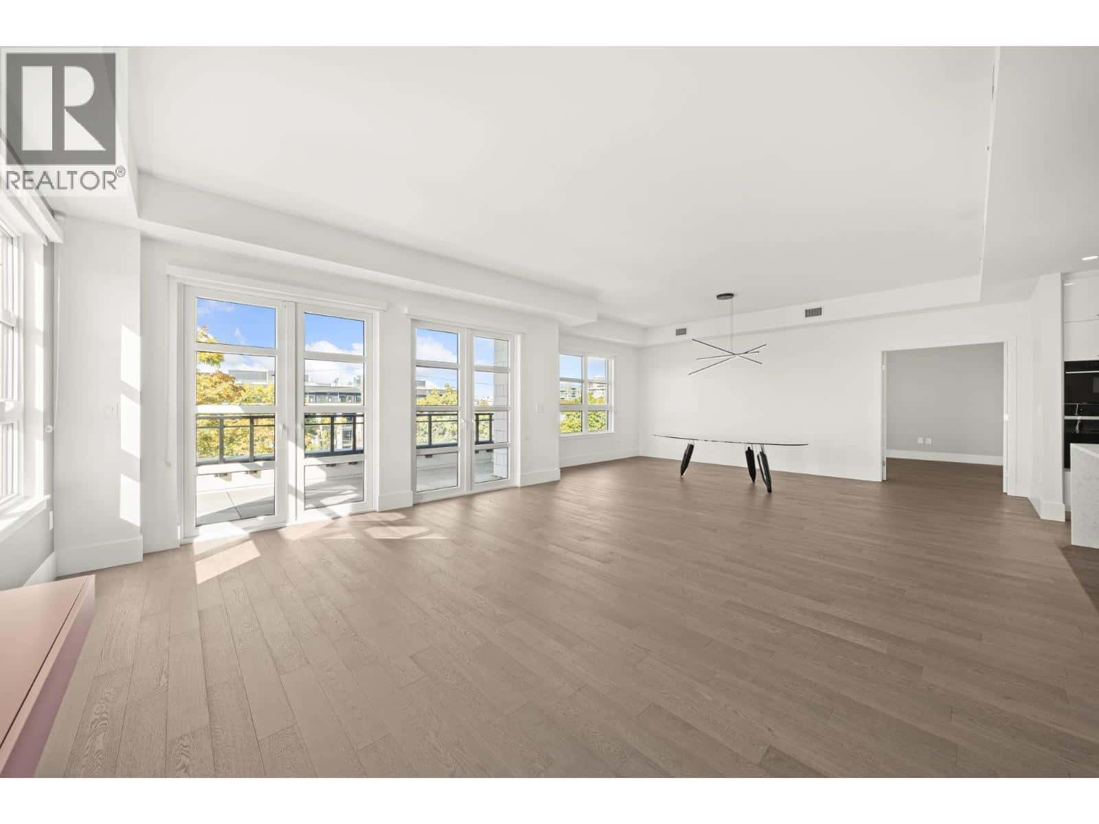 504 6168 EAST BOULEVARD — Vancouver, British Columbia - Photo 2 of 37