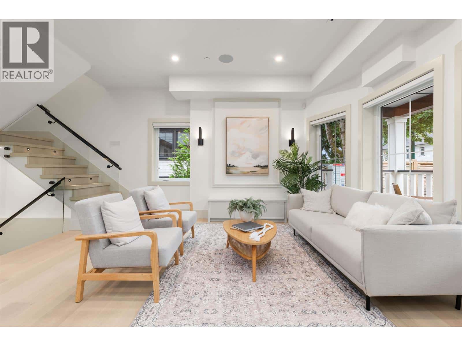 1 365 E 33RD AVENUE — Vancouver, British Columbia - Photo 3 of 40