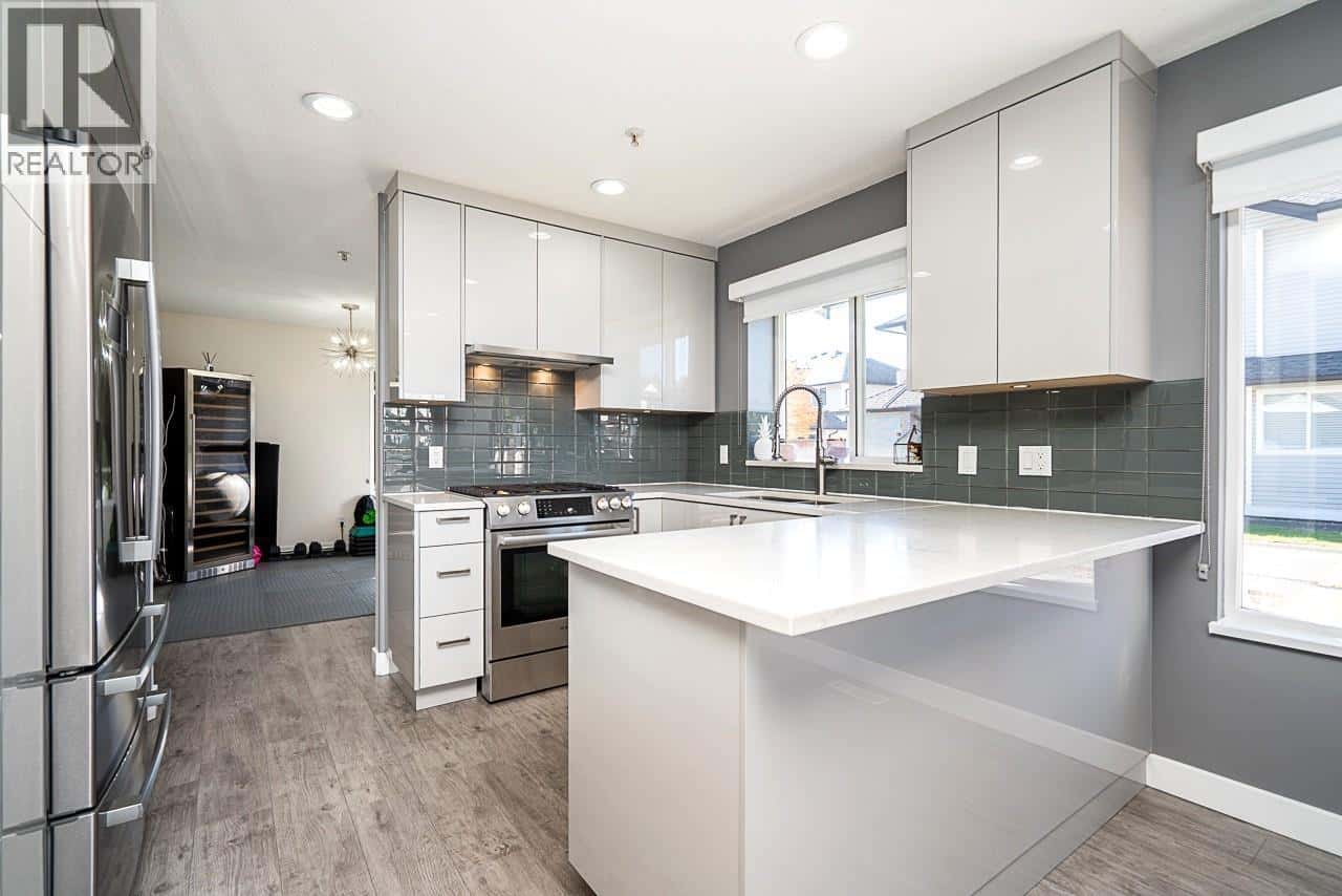 52 1370 RIVERWOOD GATE — Port Coquitlam, British Columbia - Photo 5 of 38