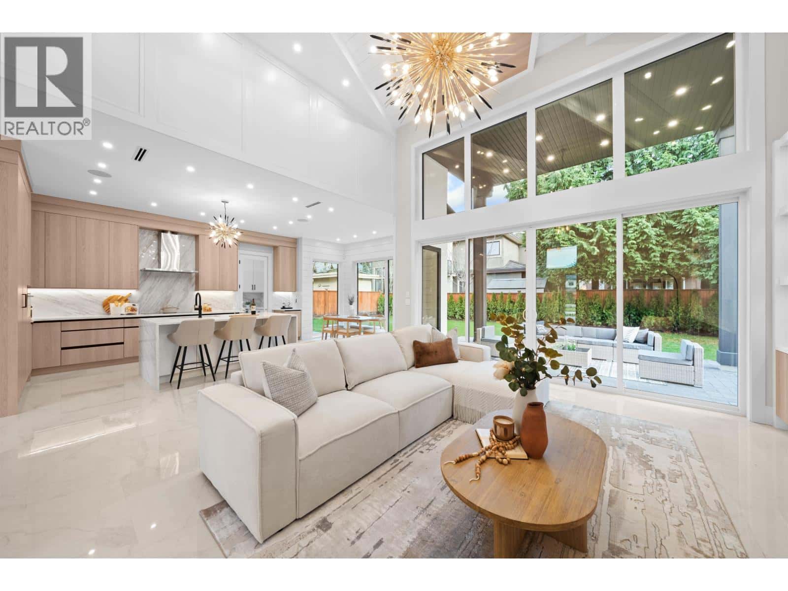 6400 RIVERDALE DRIVE — Richmond, British Columbia - Photo 4 of 21