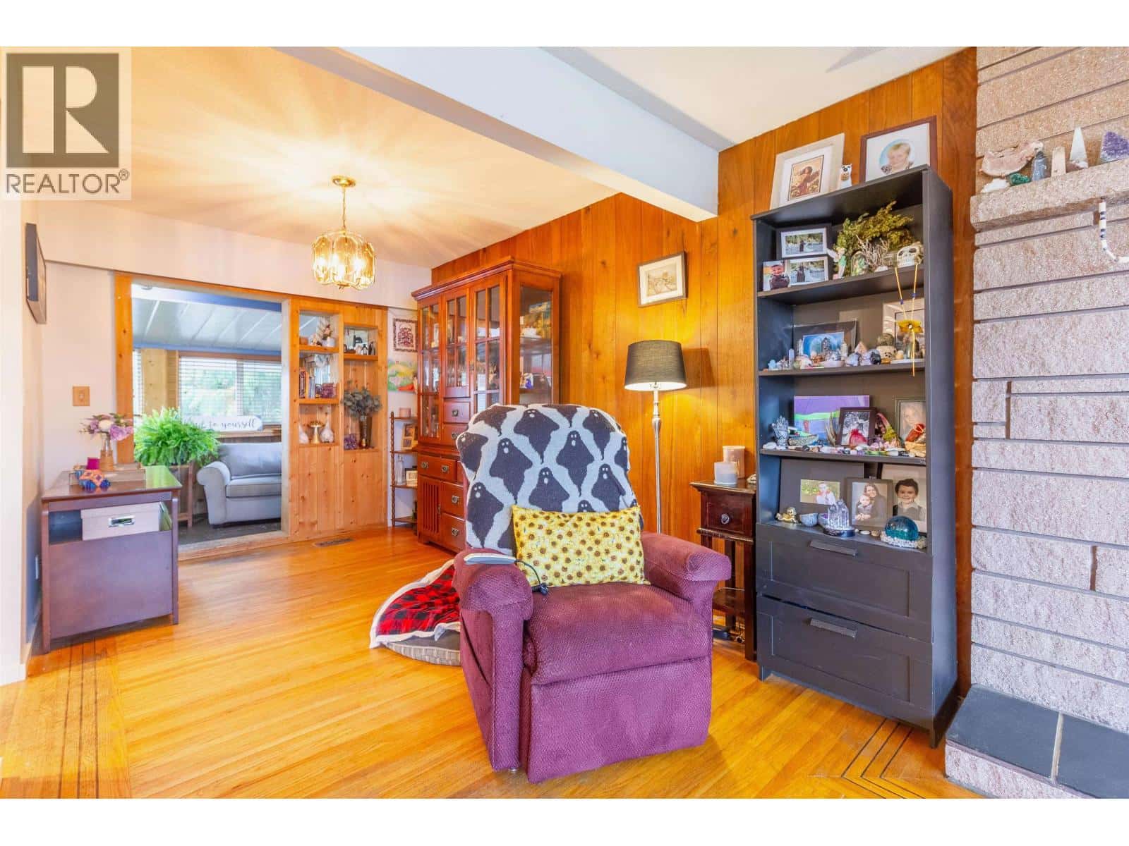 406 SCHOOLHOUSE STREET — Coquitlam, British Columbia - Photo 5 of 32