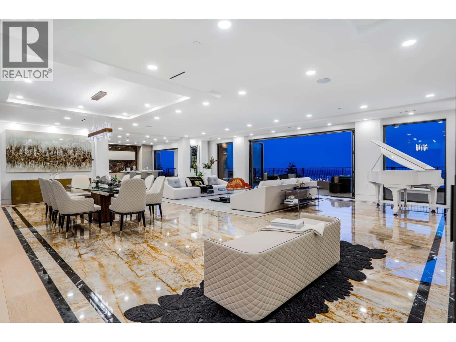 1123 CRESTLINE ROAD — West Vancouver, British Columbia - Photo 4 of 40