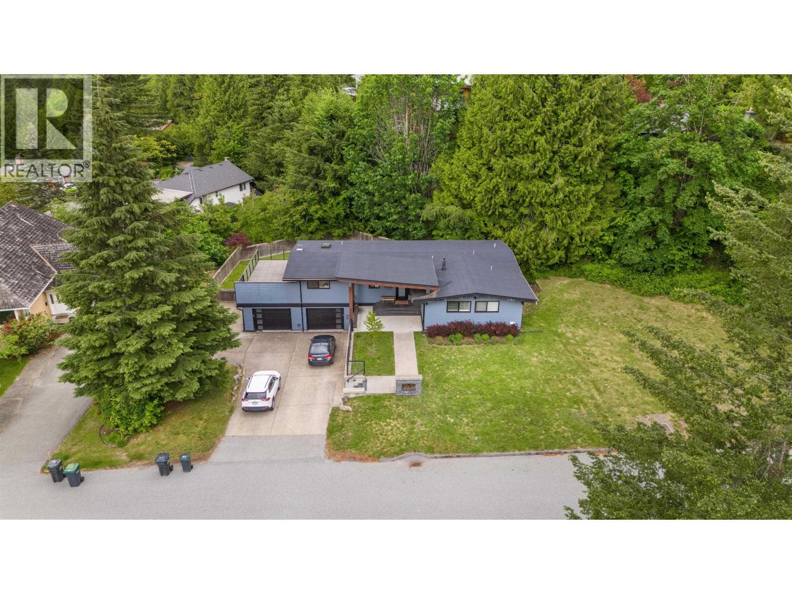 2361 FRIEDEL CRESCENT — Squamish, British Columbia - Main photo