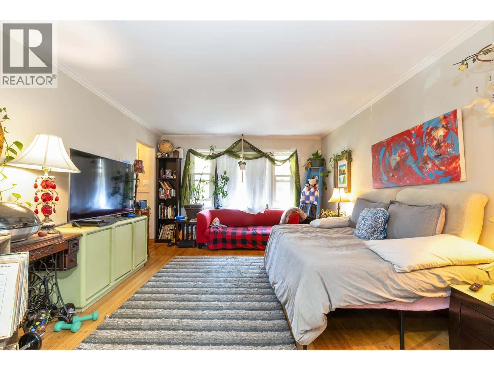 1341 E 29TH AVENUE — Vancouver, British Columbia - Photo 3 of 30