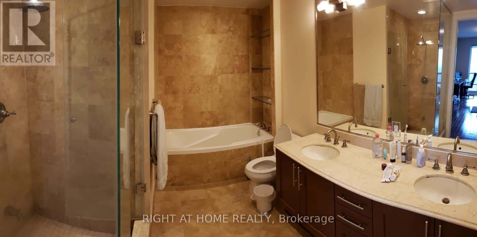 4203 - 761 BAY STREET — Toronto (Bay Street Corridor), Ontario - Photo 5 of 7