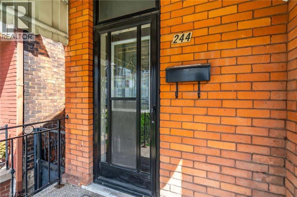244 HUGHSON Street N — Hamilton, Ontario - Photo 5 of 36