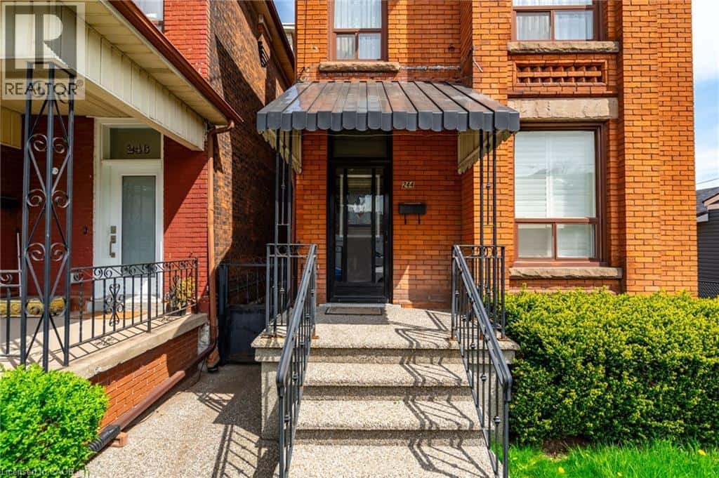 244 HUGHSON Street N — Hamilton, Ontario - Photo 4 of 36