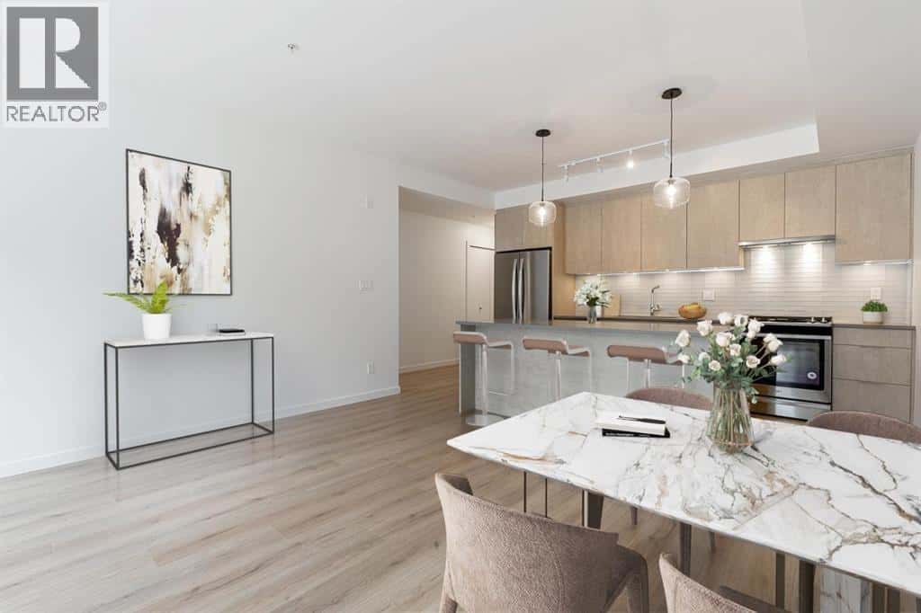 201 38165 CLEVELAND AVENUE — Squamish, British Columbia - Photo 2 of 20