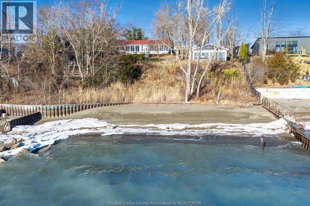 20874 Cemetery ROAD — Wheatley, Ontario - Photo 2 of 11