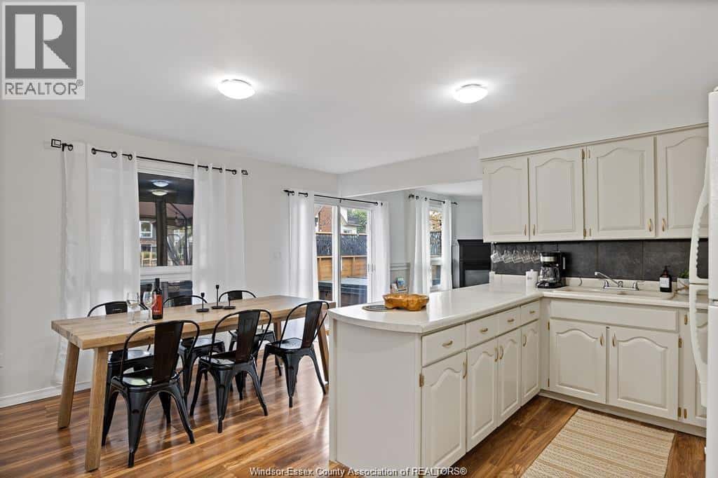 166 STIRLING STREET — Lakeshore, Ontario - Photo 4 of 49