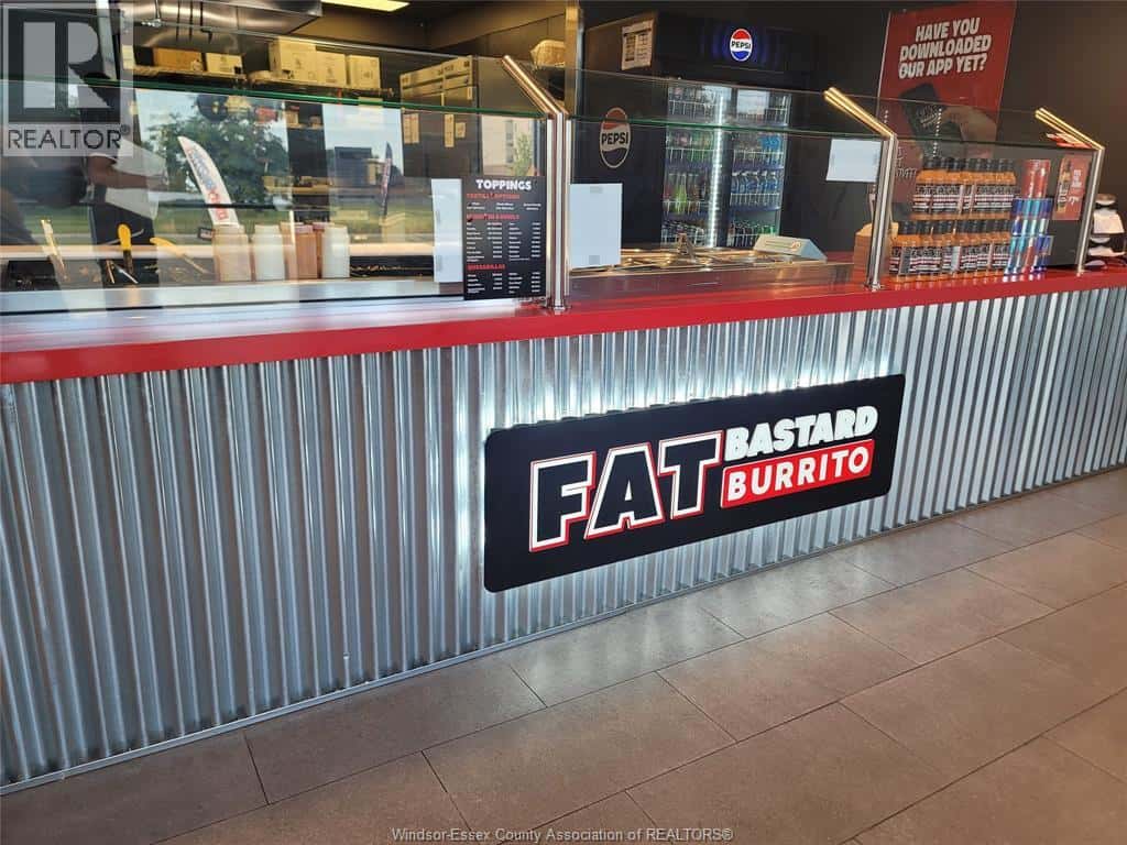 8482 WYANDOTTE STREET East Unit# 2 — Windsor, Ontario - Photo 4 of 5