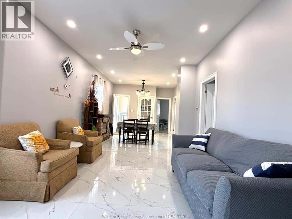 1116 WYANDOTTE East — Windsor, Ontario - Photo 3 of 39