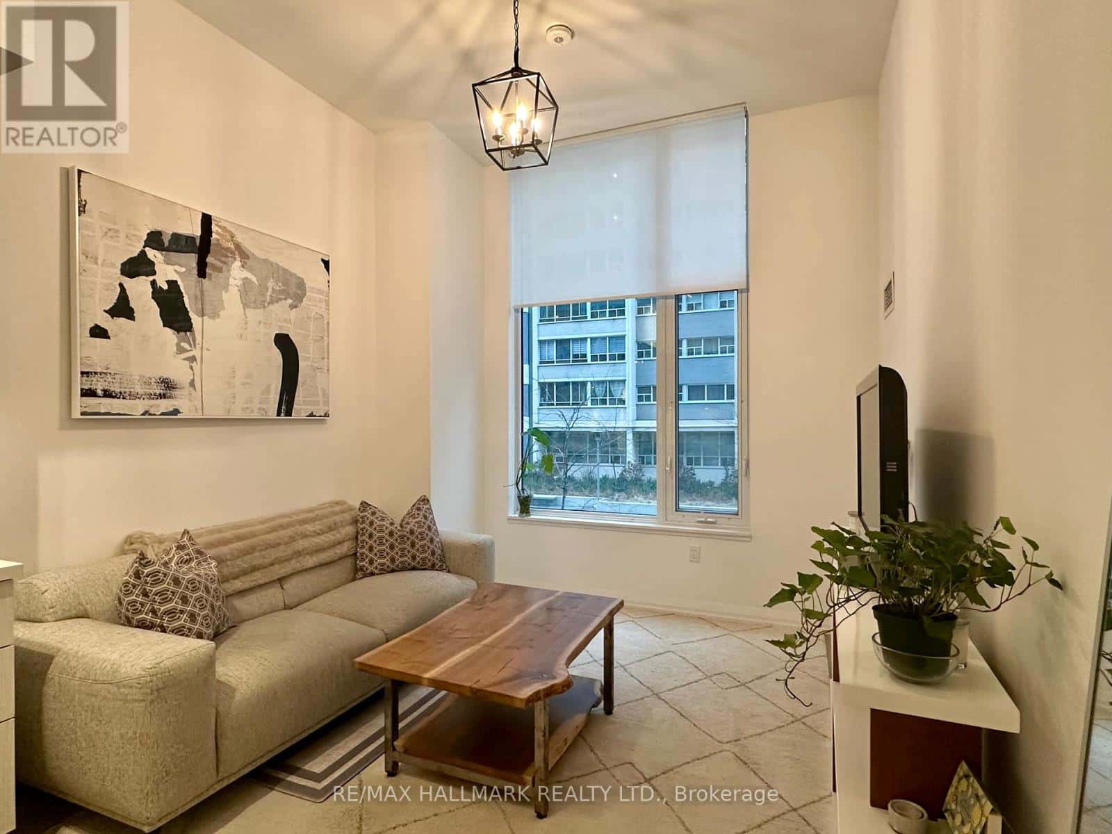 214 - 50 DUNFIELD AVENUE — Toronto (Mount Pleasant West), Ontario - Photo 4 of 29