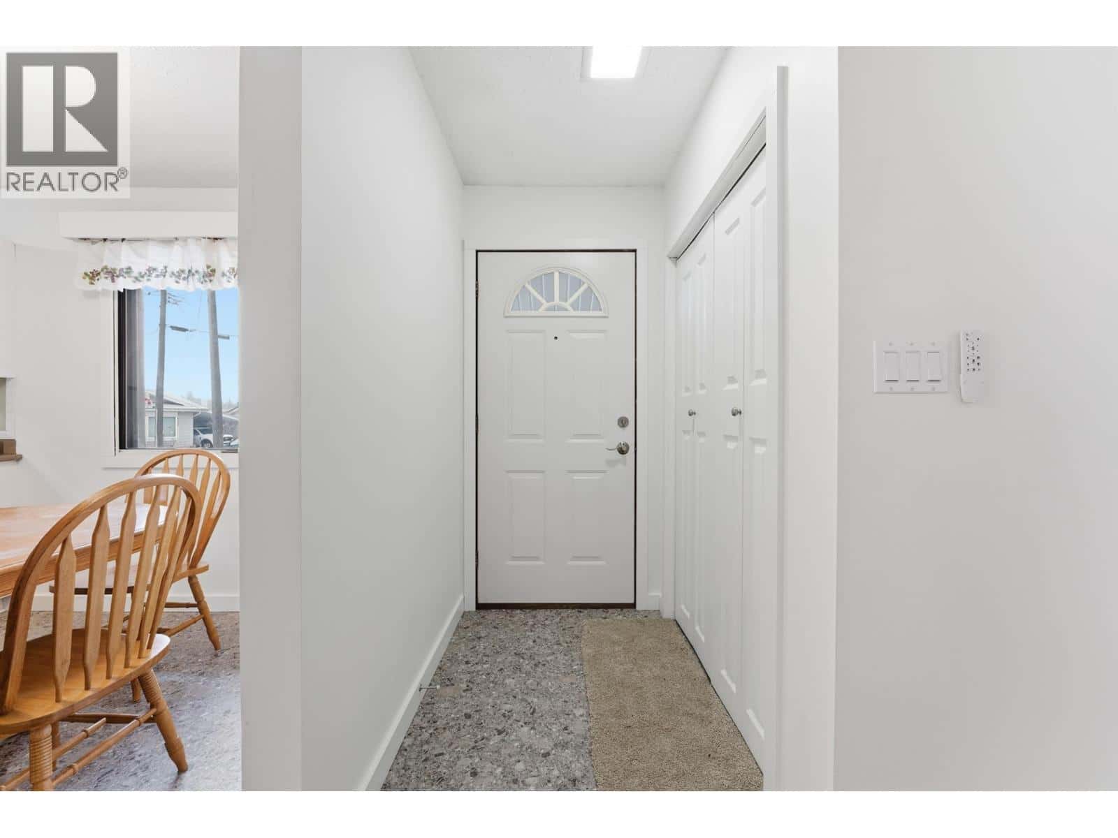 2289 Hayden Place — Armstrong, British Columbia - Photo 2 of 36