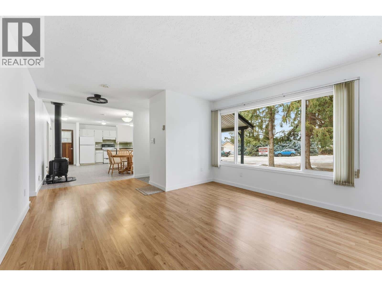 2289 Hayden Place — Armstrong, British Columbia - Photo 5 of 36