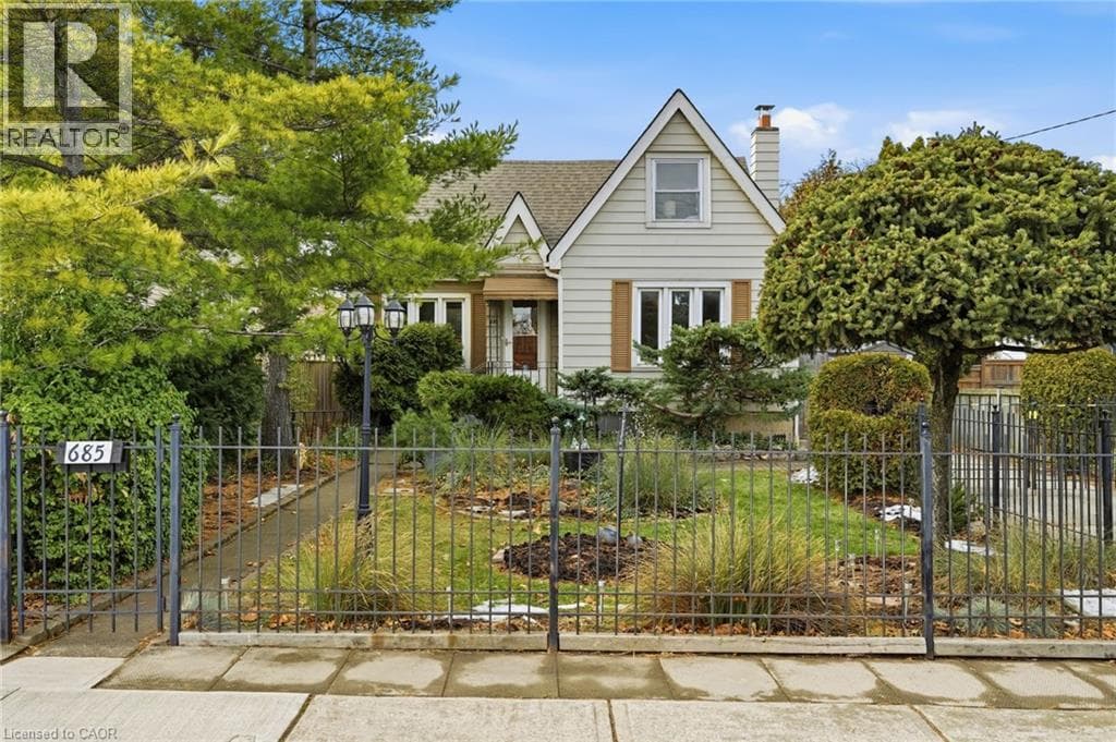 685 DUNN Avenue — Hamilton, Ontario - Main photo