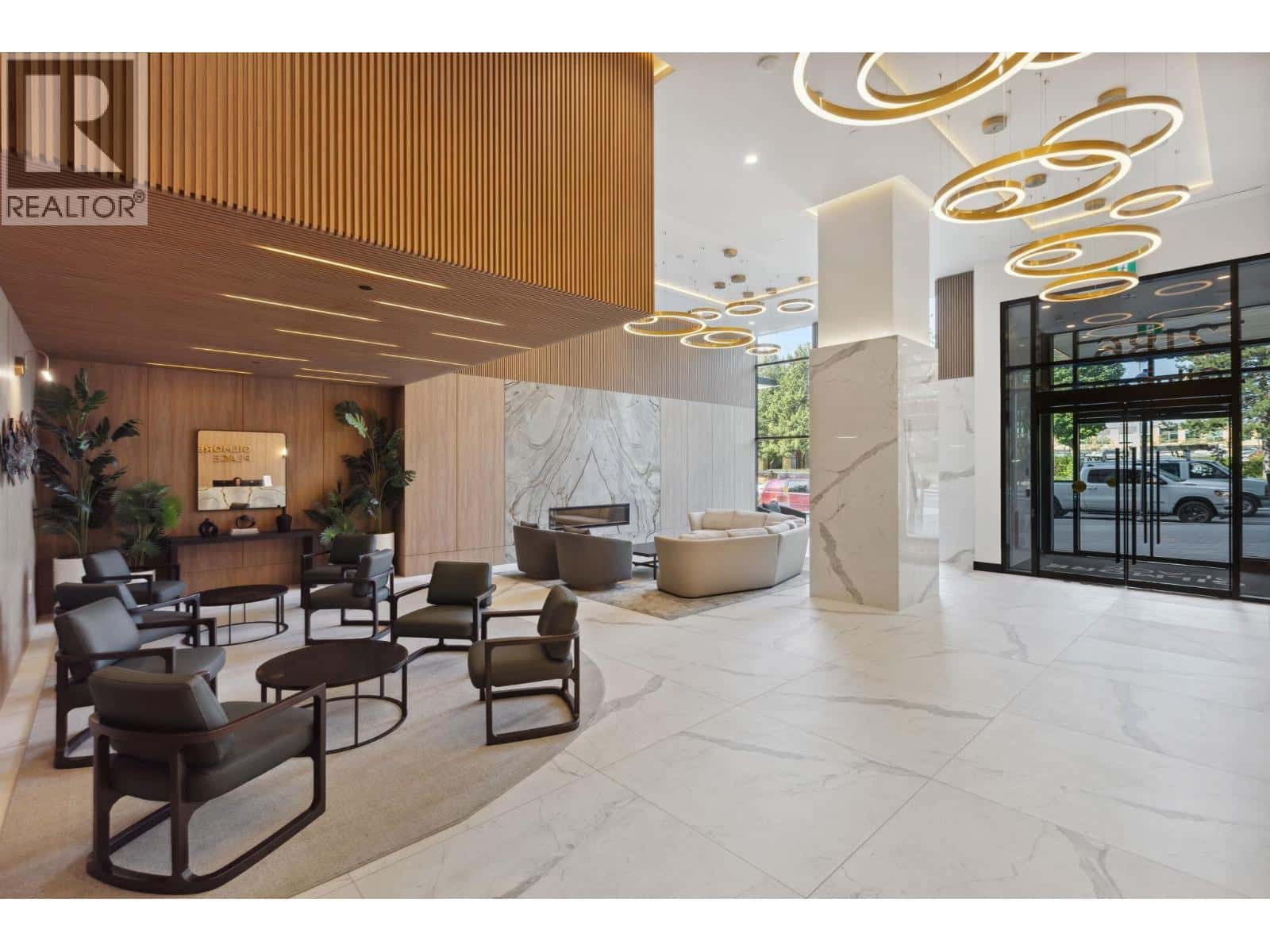 811 2186 GILMORE AVENUE — Burnaby, British Columbia - Photo 2 of 37