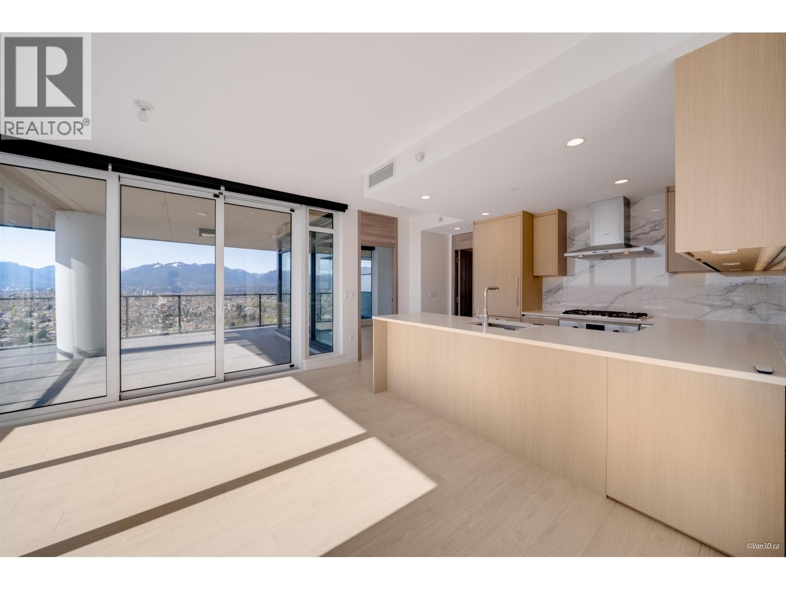 4203 4890 LOUGHEED HIGHWAY — Burnaby, British Columbia - Main photo