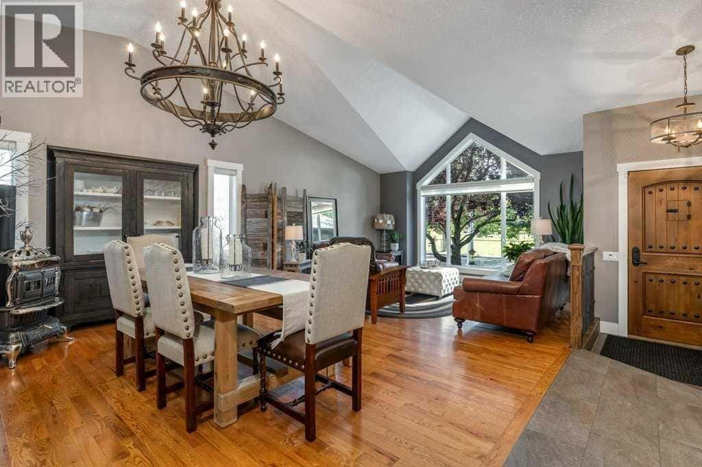 214 Chinook Drive — Cochrane, Alberta - Photo 4 of 50