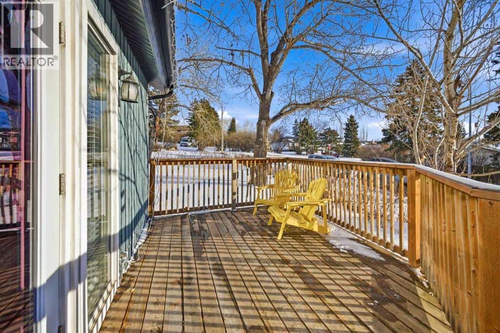 348 Powell Street — Cochrane, Alberta - Photo 4 of 50