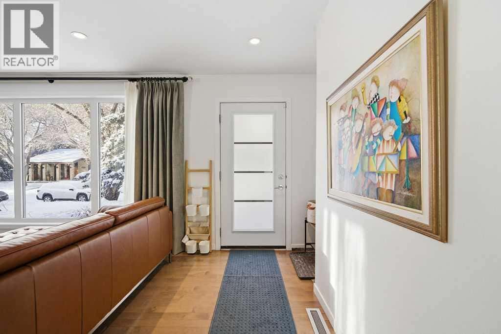 3449 Lane Crescent SW — Calgary, Alberta - Photo 5 of 50