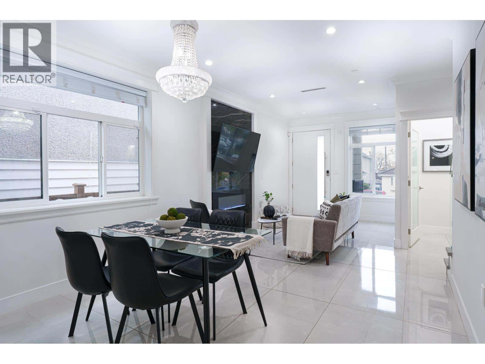 3216 VIMY CRESCENT — Vancouver, British Columbia - Photo 4 of 28