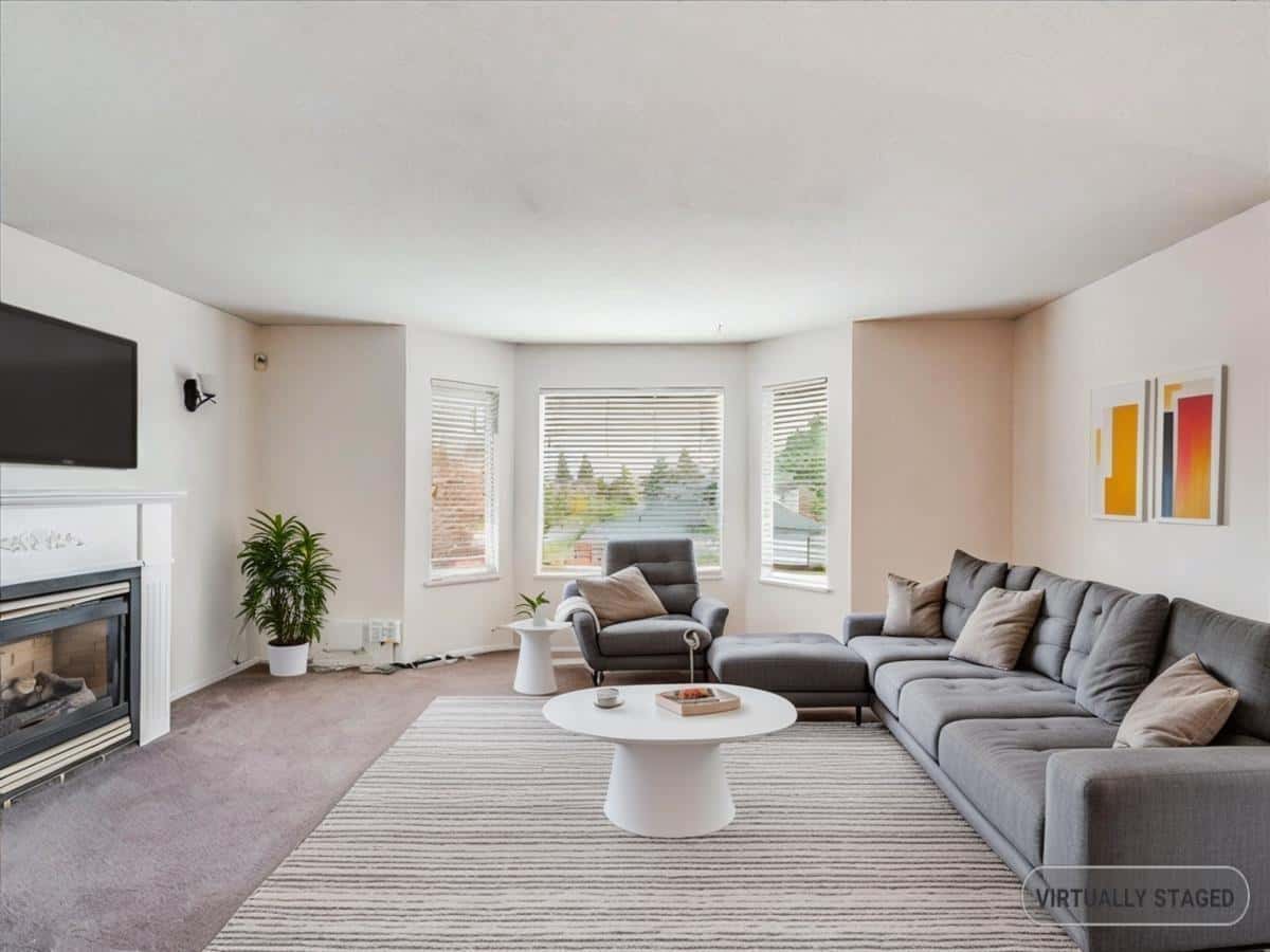 9335 152A STREET — Surrey, British Columbia - Photo 5 of 38