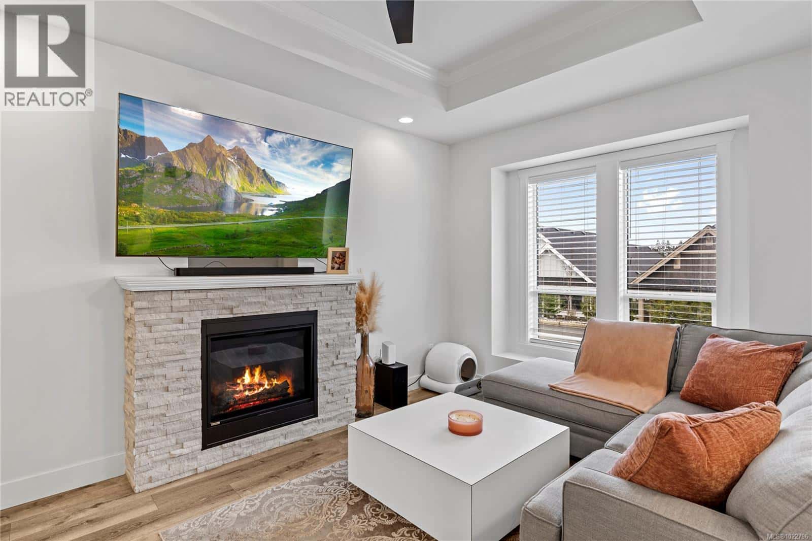 759 Briarwood Dr — Parksville, British Columbia - Photo 4 of 42