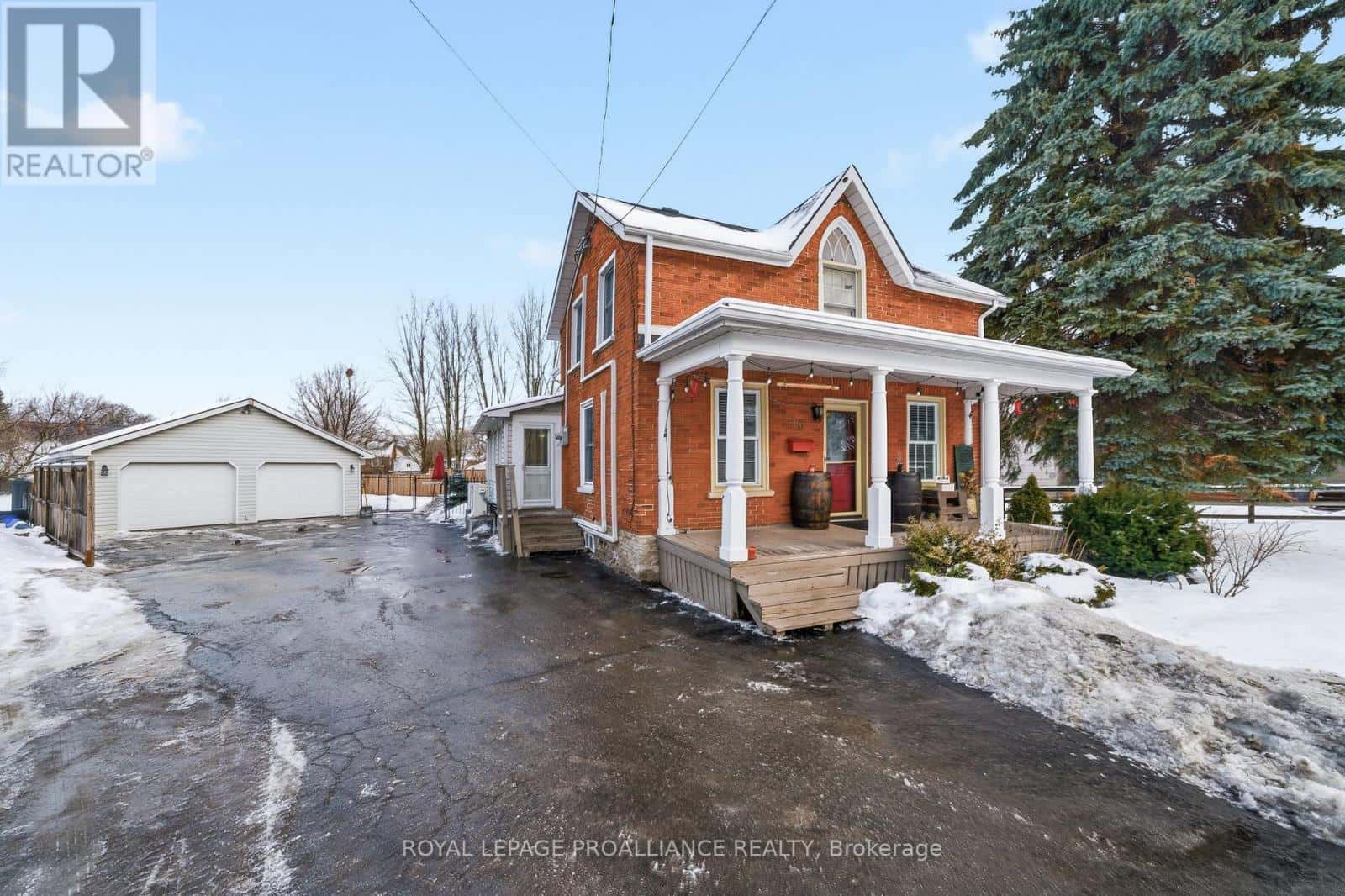 16 BENJAMIN STREET — Belleville (Belleville Ward), Ontario - Photo 3 of 39