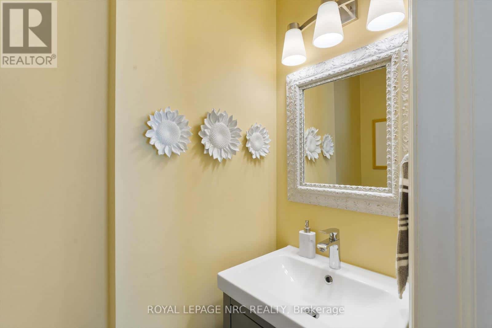 110 ST PATRICK STREET — St. Catharines (Downtown), Ontario - Photo 5 of 41