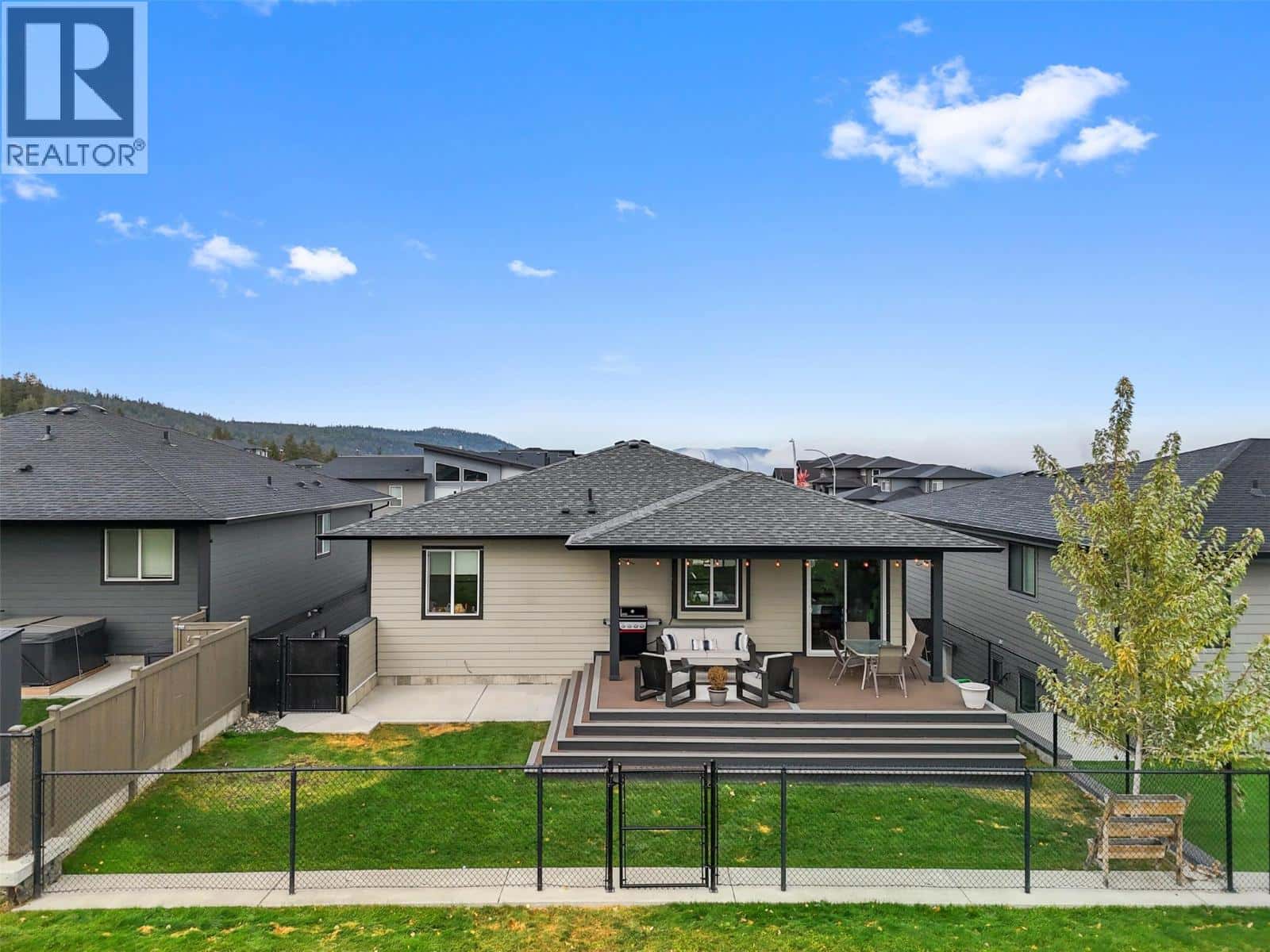 1332 KINROSS Place — Kamloops, British Columbia - Photo 4 of 56